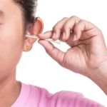 Cara Membersihkan Kotoran Telinga yang Aman dan Tepat