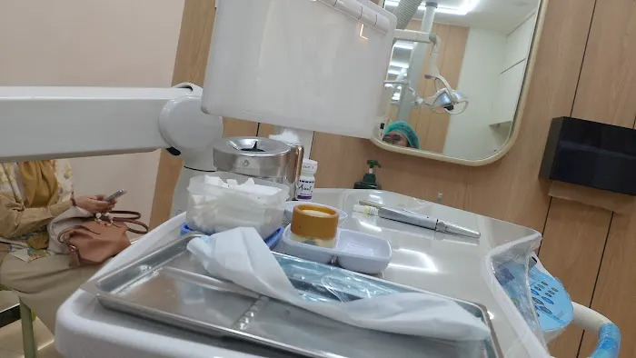 Kim Dental & Implant center ( So Liong Kim Drg ) Picture 3