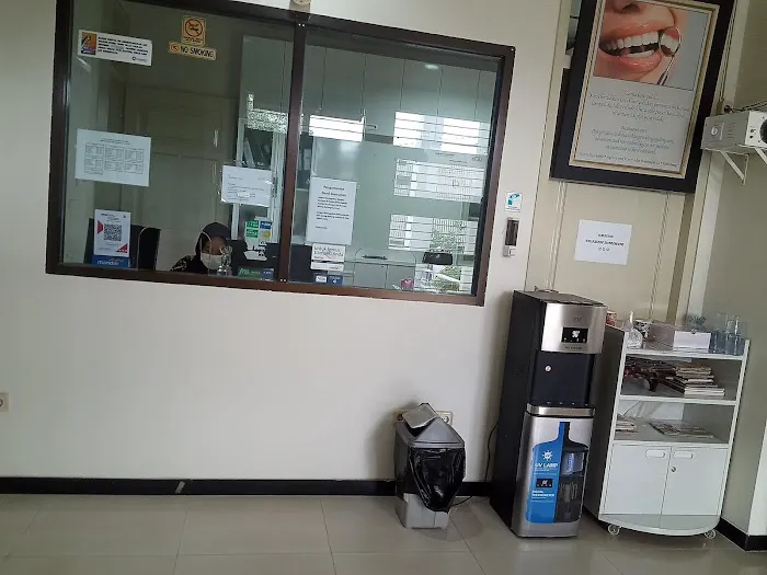 Kim Dental & Implant center ( So Liong Kim Drg ) Picture 6