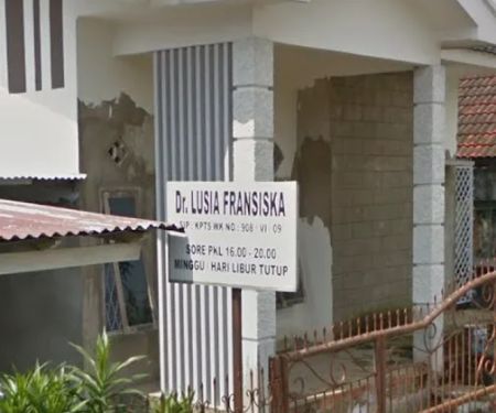 Praktek Dr. Lusia Fransiska