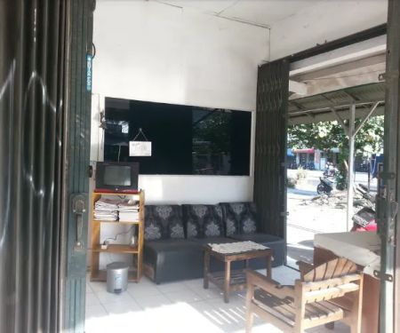 Dentist