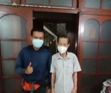 Dokter Gigi Ny Esther D Yamin