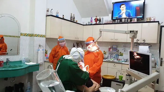Dokter Gigi Thomas Picture 3