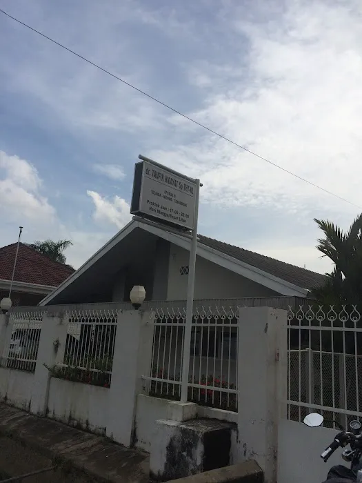 Dokter Taufik Hidajat SpTHT-KL Picture 1
