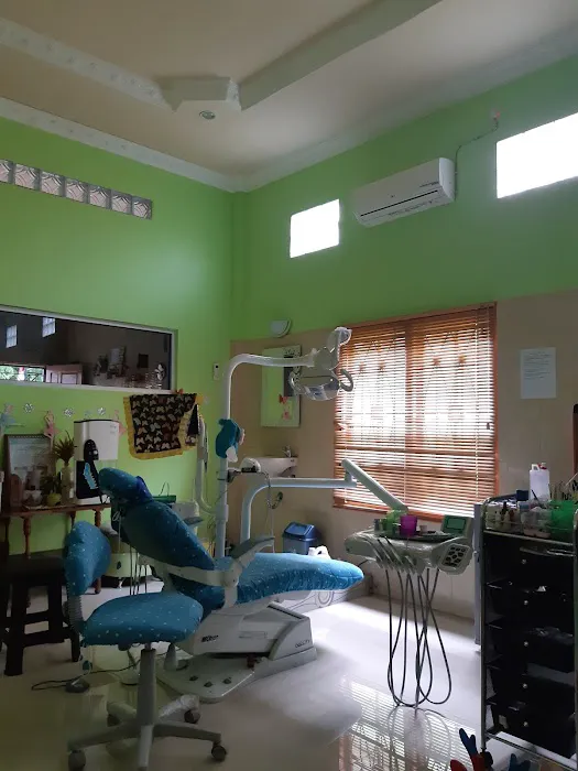 My Chic@ Dentist Office Picture 6