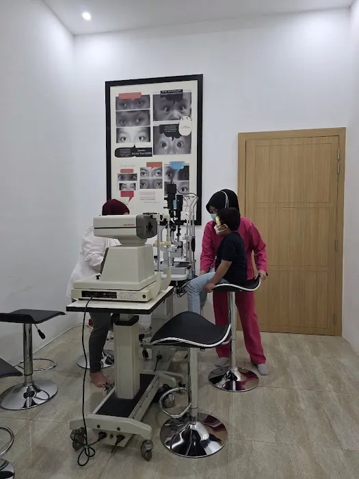 OPTIK PRIMA Picture 1