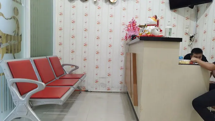 Drg. Seriana Lie (Family Dental Care) Picture 4