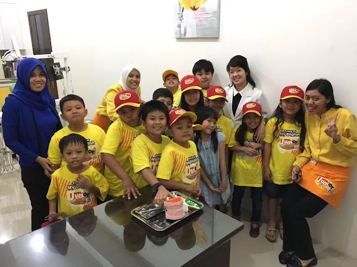 Drg. Seriana Lie (Family Dental Care) Picture 1