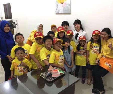 Drg. Seriana Lie (Family Dental Care)