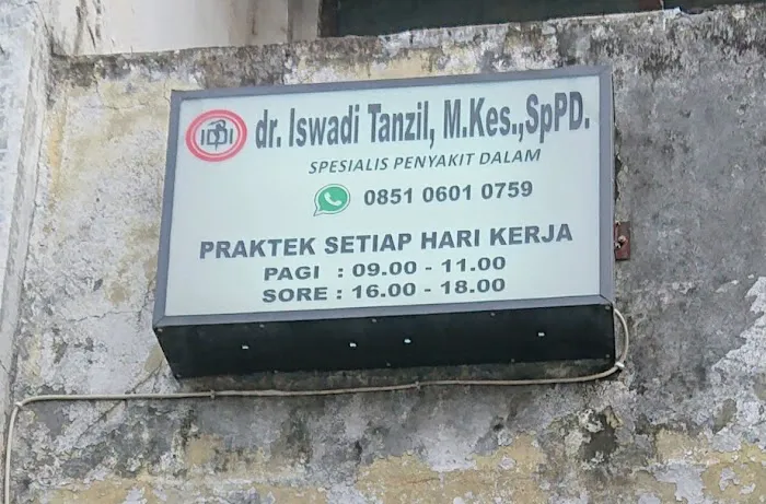 Dr Iswadi Tanzil MKes SpPD Picture 1