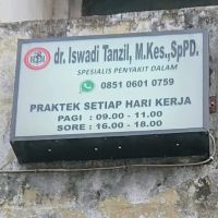 Dr Iswadi Tanzil MKes SpPD ico