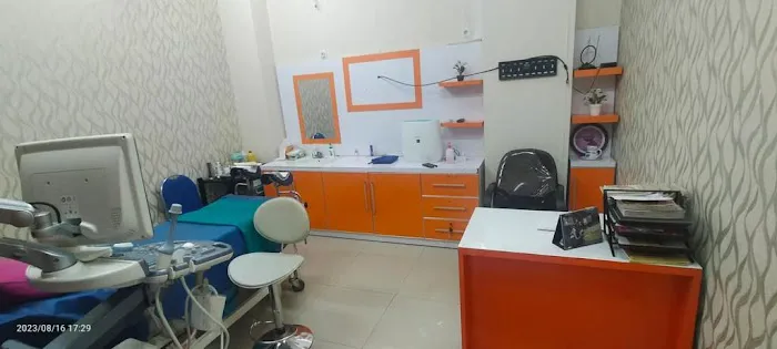 Dr. Tin Elasari, Sp.OG (Dokter Spesialis Kandungan) Picture 2