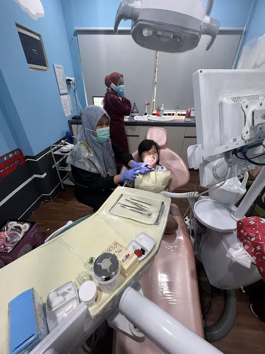 Medikids Palembang | Klinik Gigi Spesialis, Vaksin Anak & Keluarga Picture 9