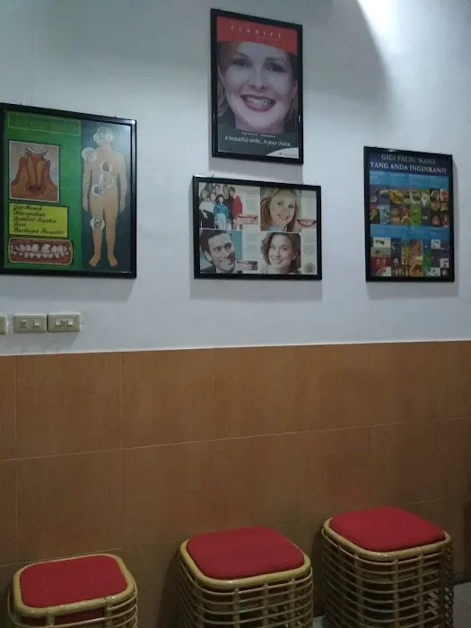 Seven Dental Clinic (drg. Muznah Abdurrachman (+Ortho) dan drg. Ifadah, Sp.Perio) Picture 1