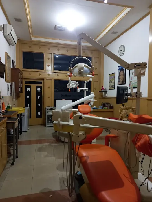 Seven Dental Clinic (drg. Muznah Abdurrachman (+Ortho) dan drg. Ifadah, Sp.Perio) Picture 4