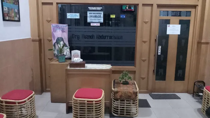 Seven Dental Clinic (drg. Muznah Abdurrachman (+Ortho) dan drg. Ifadah, Sp.Perio) Picture 6