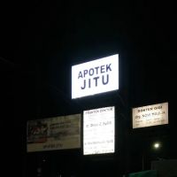 Doktor Oriza Z, Spog ico