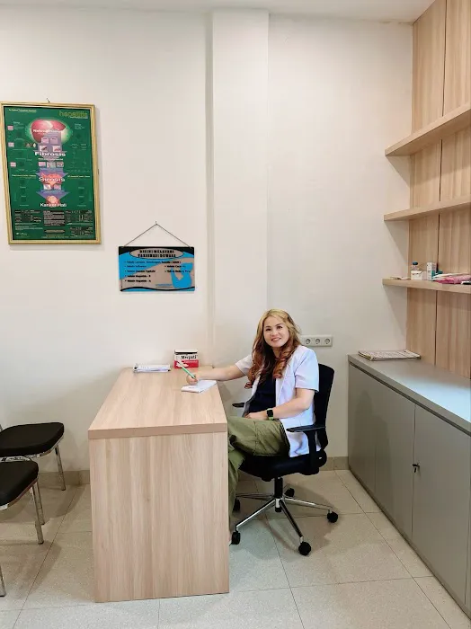 dr.Linda Praktek Umum Picture 4