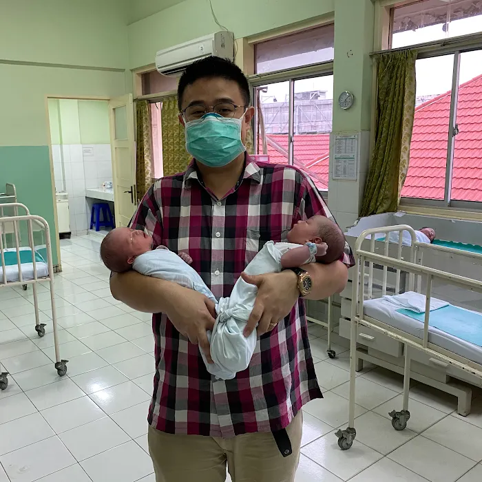 dr. Eric Tjahyadi, SpOG Picture 10