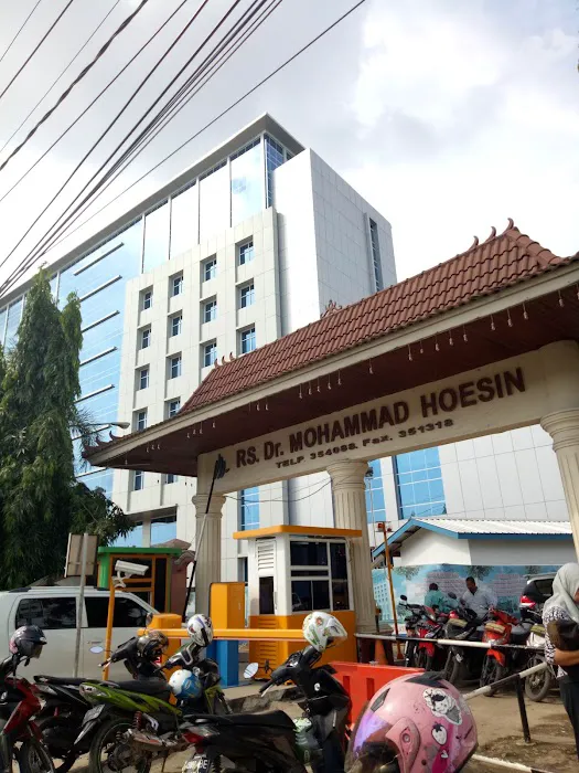 Klinik Gigi & Mulut Picture 1