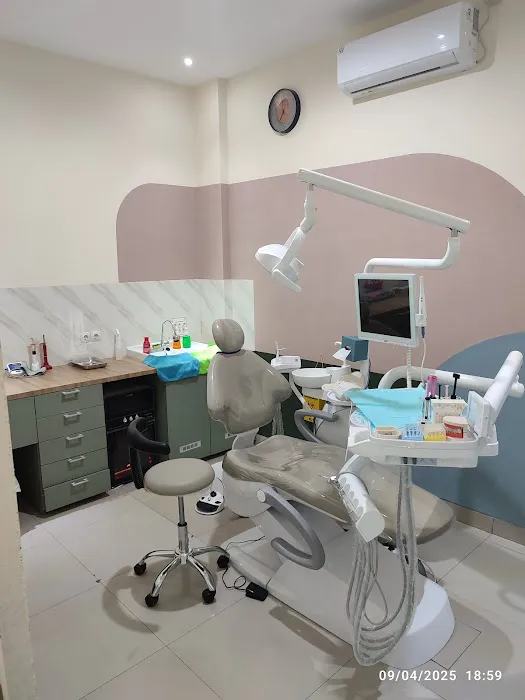 Klinik Gigi A+ Dental Jogja Picture 3