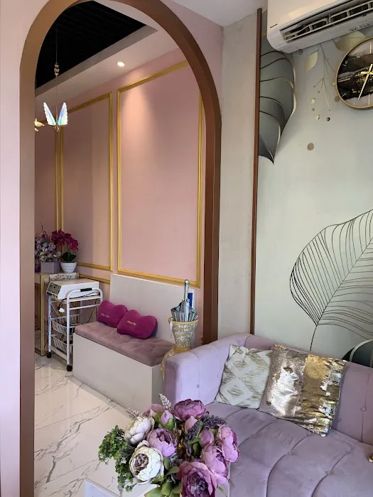 Facial Bar Plastic Surgery & Aesthetic Clinic by D’REJUVA Picture 5