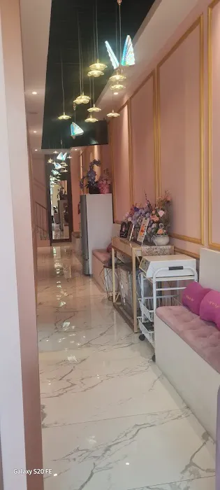 Facial Bar Plastic Surgery & Aesthetic Clinic by D’REJUVA Picture 8