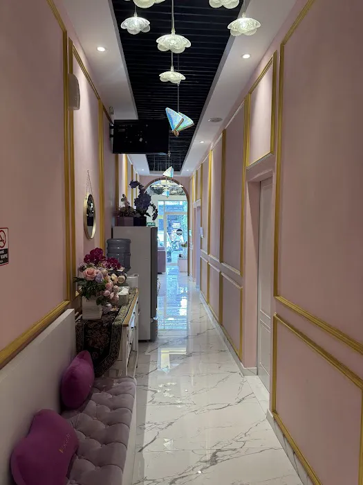 Facial Bar Plastic Surgery & Aesthetic Clinic by D’REJUVA Picture 9