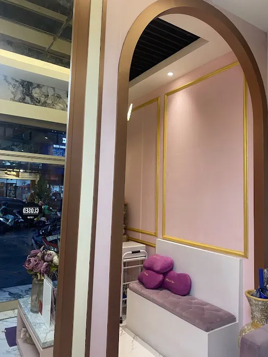 Facial Bar Plastic Surgery & Aesthetic Clinic by D’REJUVA Picture 10