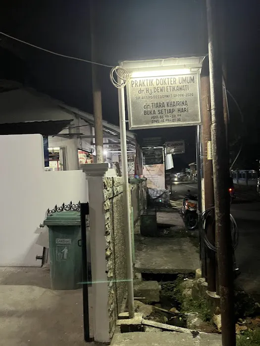 Praktek dr. Hj. Dewi Etikawati Picture 1