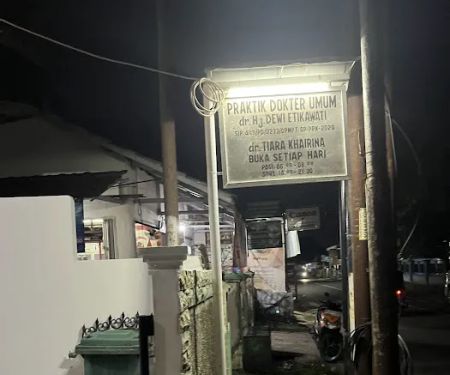 Praktek dr. Hj. Dewi Etikawati