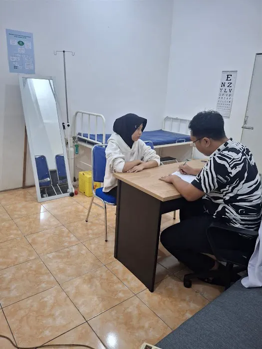 Khanan Medika Praktek dokter Hurait Hernando Hurairo Picture 10