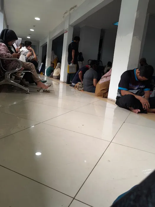 Rumah Sakit Umum Pintu IGD Picture 2