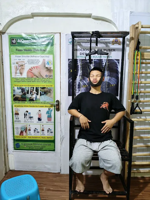 Azmi Ostepati Treatment ( terapi Scoliosis) Picture 1