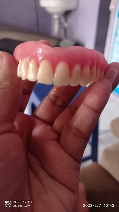 Ahli Gigi Fathur Dental Picture 2