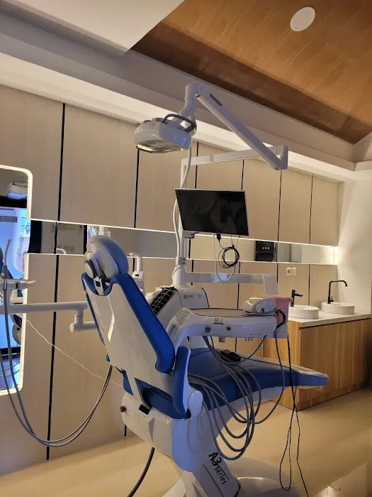 Aqilla dental Picture 3