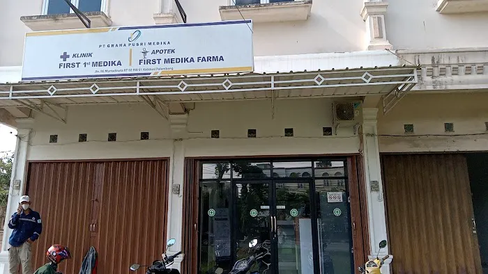 Klinik First Medika & Apotik First Medika Farma Picture 7