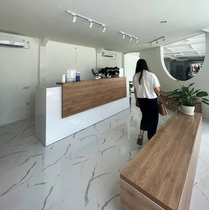 Klinik Gigi White Dental Concat Picture 6