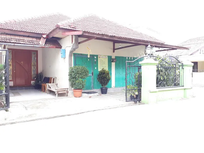 PRAKTEK Dr. ETIN JUMARILI Picture 6