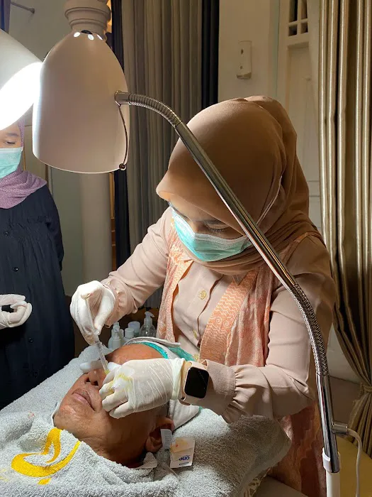 Klinik Kecantikan dan Klinik Gigi , Rumah Sunat & Apotek Alfa Medica Picture 3