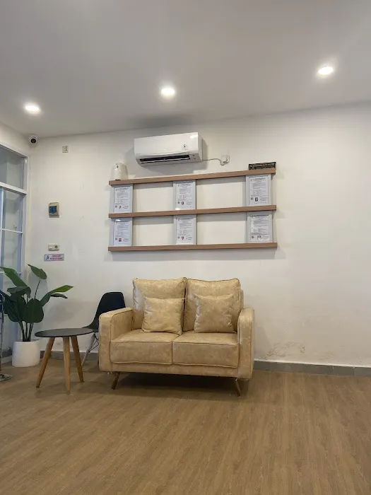 OMNI Lite Dental Clinic Plaju Picture 1