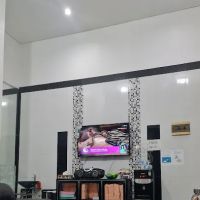 Dentist Agustinus, MHT ico