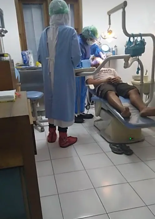 Praktek Dokter Gigi drg. Dessy Dwi Tantono, SpKGA Picture 1