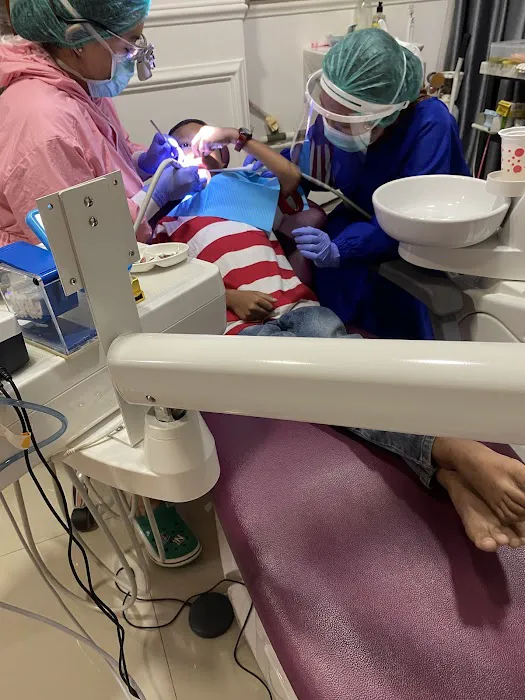 Praktek Dokter Gigi drg Novita Hendra (PCC Dental Care) Picture 8