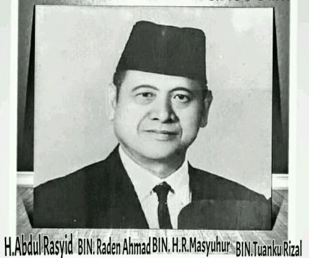 H.Rustam (Pak Camat)