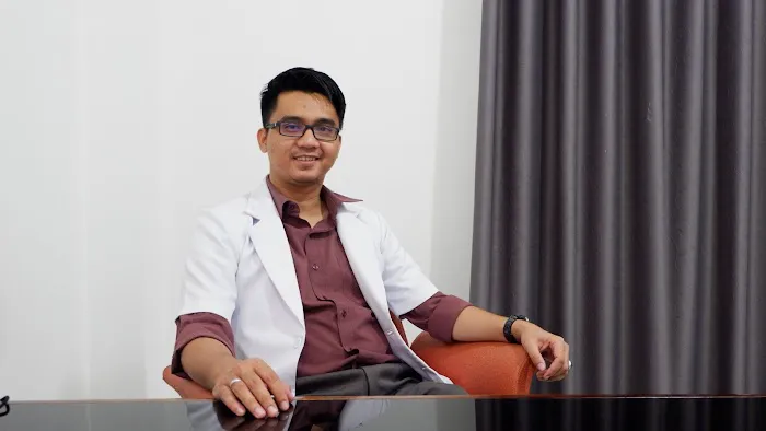 drg. Adi Pratama (Calma Dental) Picture 1
