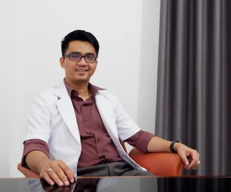 drg. Adi Pratama (Calma Dental)