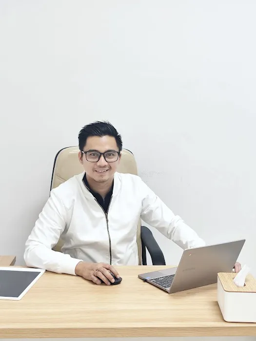 drg. Adi Pratama (Calma Dental) Picture 5