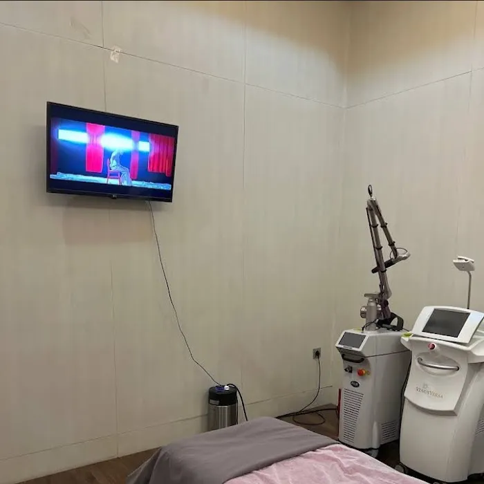 The Clinic Beautylosophy - Palembang Picture 3