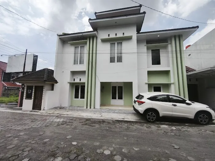 Fulla Skincare Clinic & Praktik Dokter Spesialis Kulit dr Istiana F., Sp.KK (sp.DVE) Picture 1